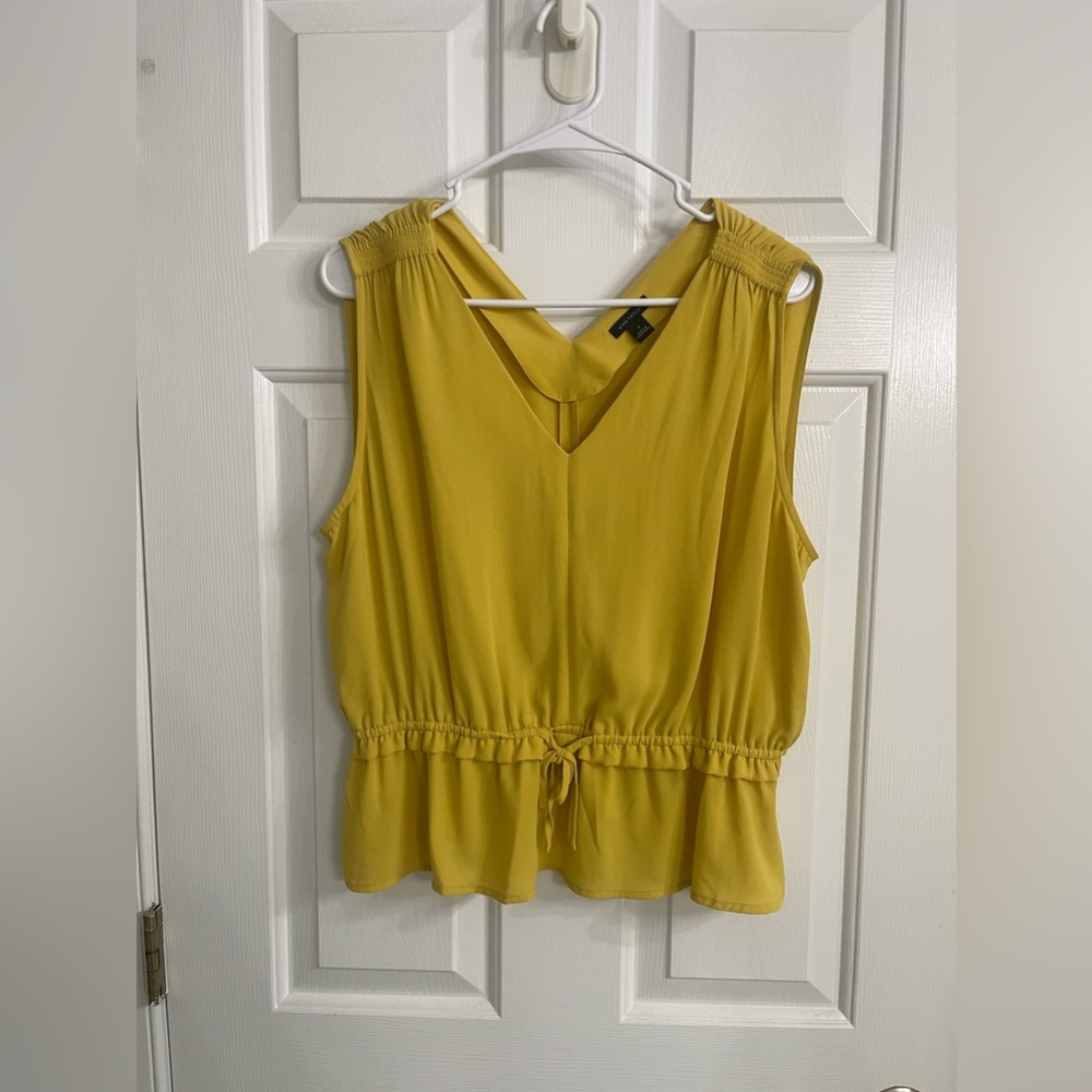 Ann Taylor yellow blouse size = Medium